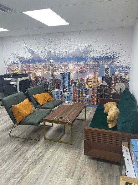 More Photos Of 3858-3870 Notre-Dame, Laval Office For Sale