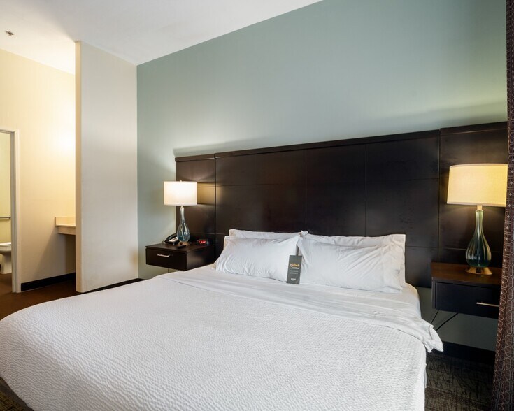 More Photos Of 2515 19th St, Lubbock Hotel For Sale