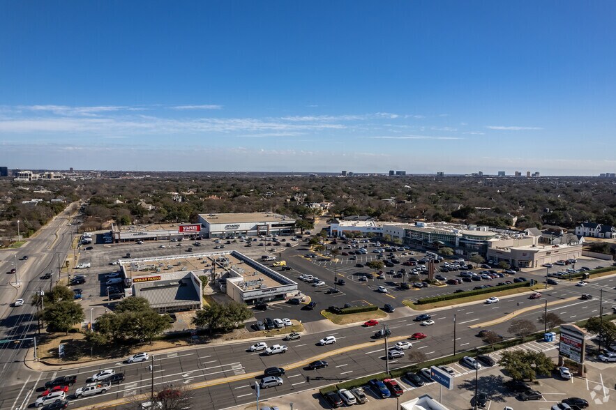 More Photos Of 6060 Forest Ln, Dallas General Retail For Lease