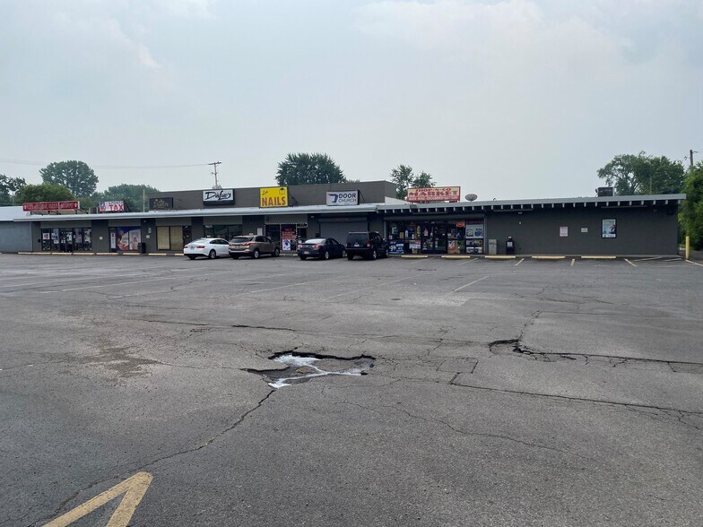 More Photos Of 3951-3975 E Livingston Ave, Columbus Storefront For Lease