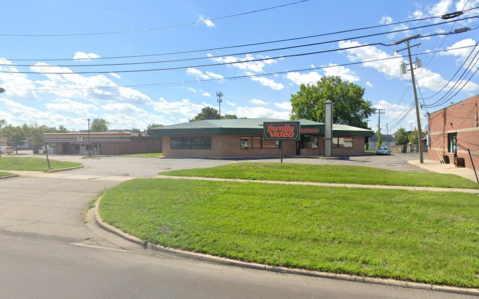 More Photos Of 146 S Venoy Rd, Westland Freestanding For Lease