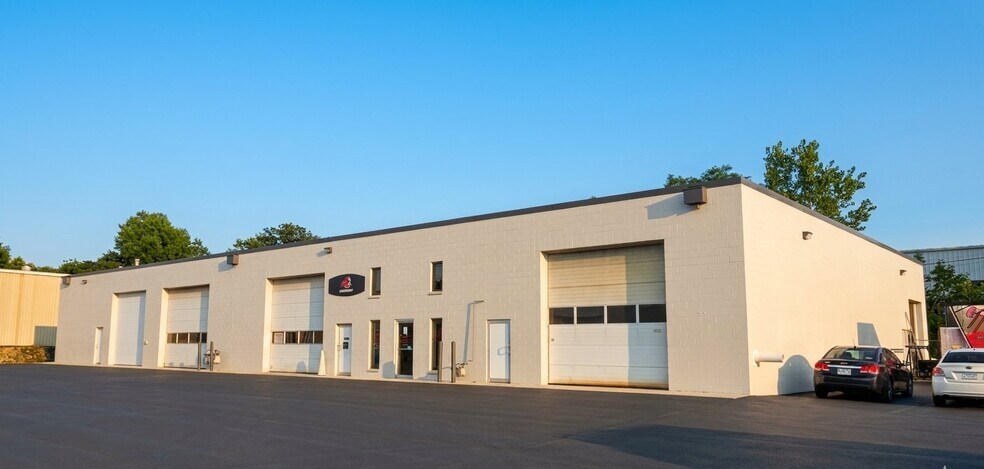More Photos Of 5117-5125 E 65th St, Indianapolis Warehouse For Lease