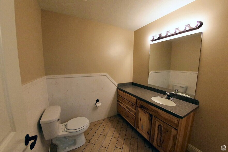 More Photos Of 848 S 2000 W, Syracuse Unknown For Lease