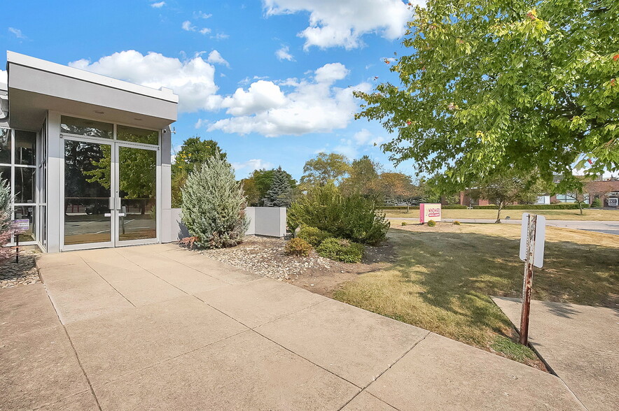More Photos Of 9015 Antares Ave, Columbus Office For Sale
