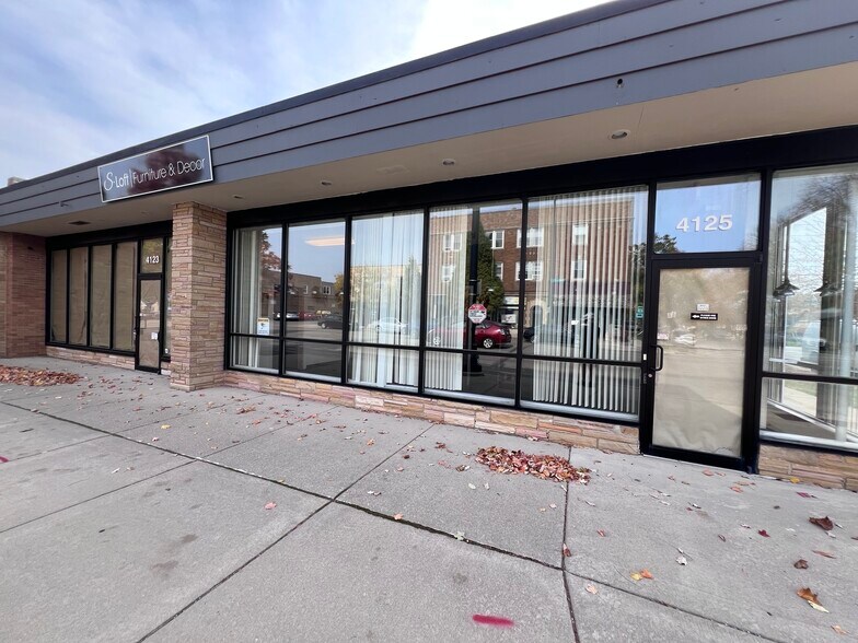 More Photos Of 4123-4125 Oakton St, Skokie Storefront For Lease