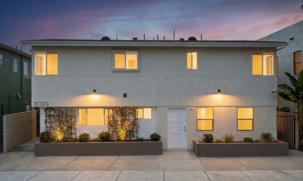 More Photos Of 3020 E 3rd St, Long Beach Apartments For Sale