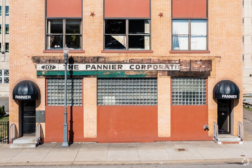 More Photos Of 207-209 Sandusky St, Pittsburgh Medical For Lease