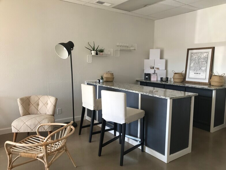 More Photos Of 1604-1620 Surveyor Blvd, Carrollton Unknown For Lease