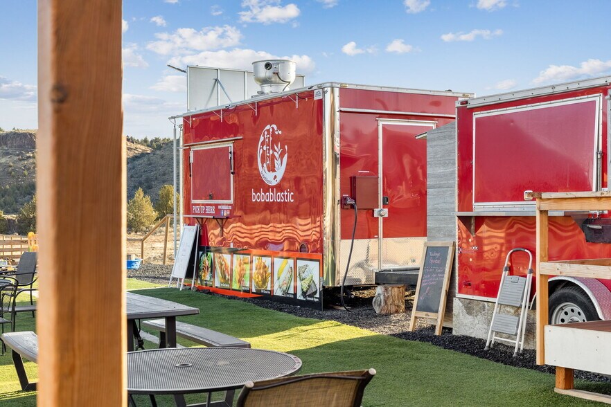 More Photos Of 13959 SW Commercial Loop Rd, Crooked River Ranch Restaurant For Sale