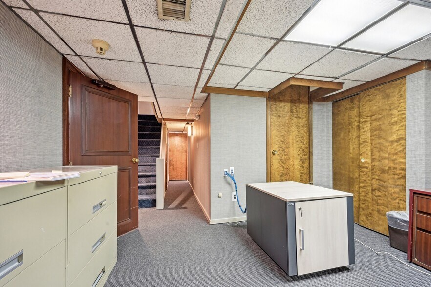 More Photos Of 1710-1712 Locust St, Philadelphia Office Residential For Sale