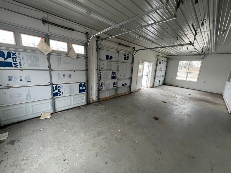 More Photos Of 1789 York Rd, Gettysburg Light Distribution For Lease