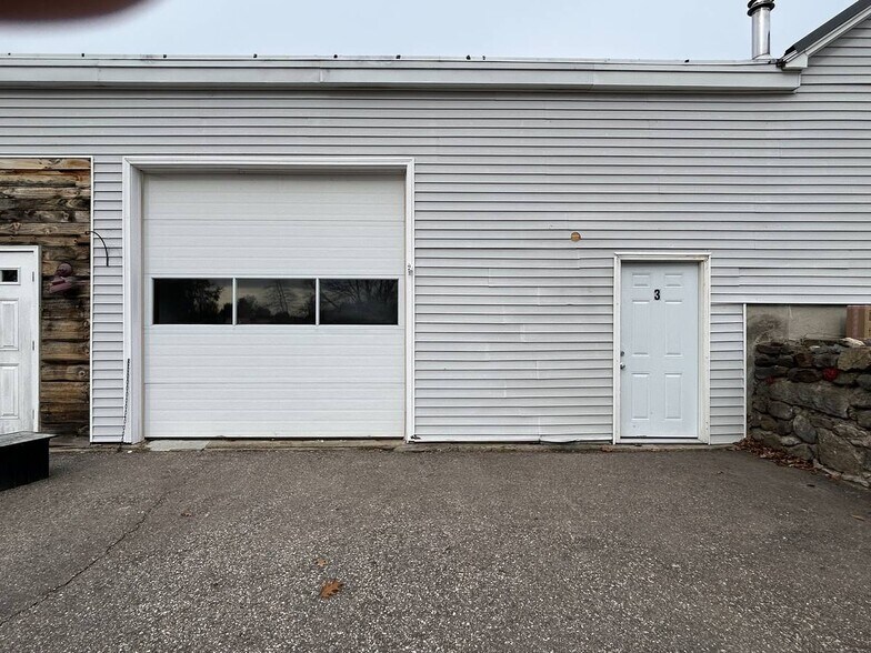 More Photos Of 95 Park St, Northfield Light Distribution For Lease