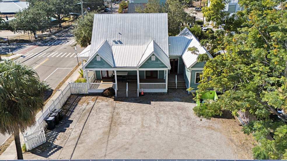 More Photos Of 2002 E 4th Ave, Tampa Office Residential For Sale