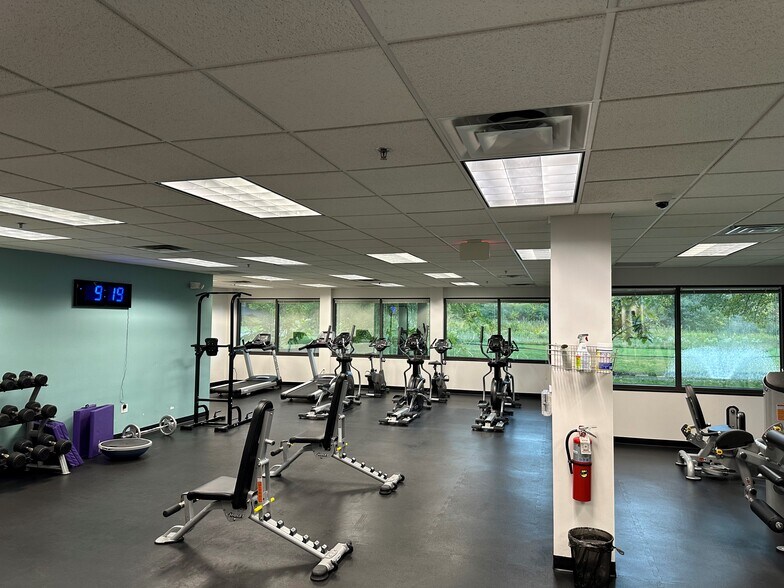 More Photos Of 120 Eagle Rock Ave, East Hanover Office For Sale