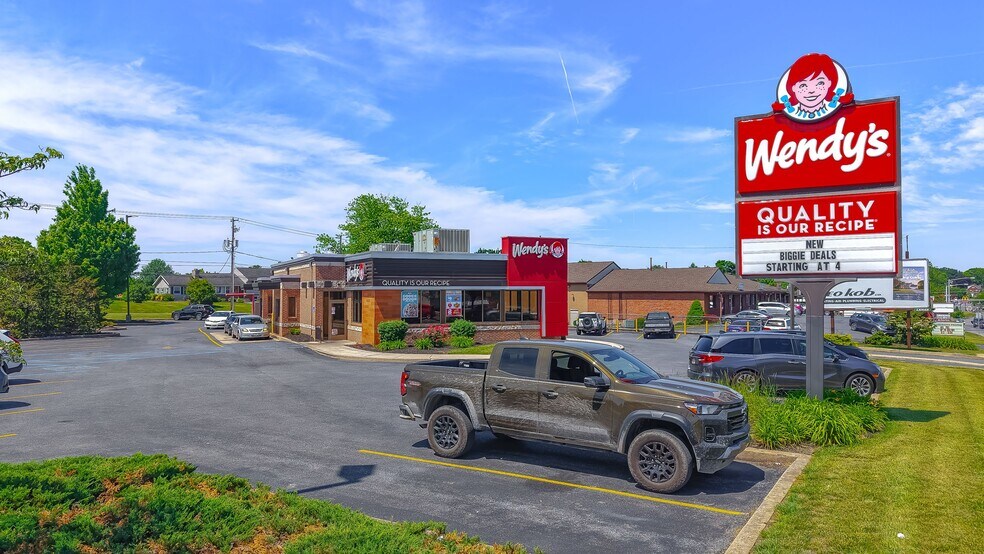 Primary Photo Of 1660 S Market St, Elizabethtown Fast Food For Sale