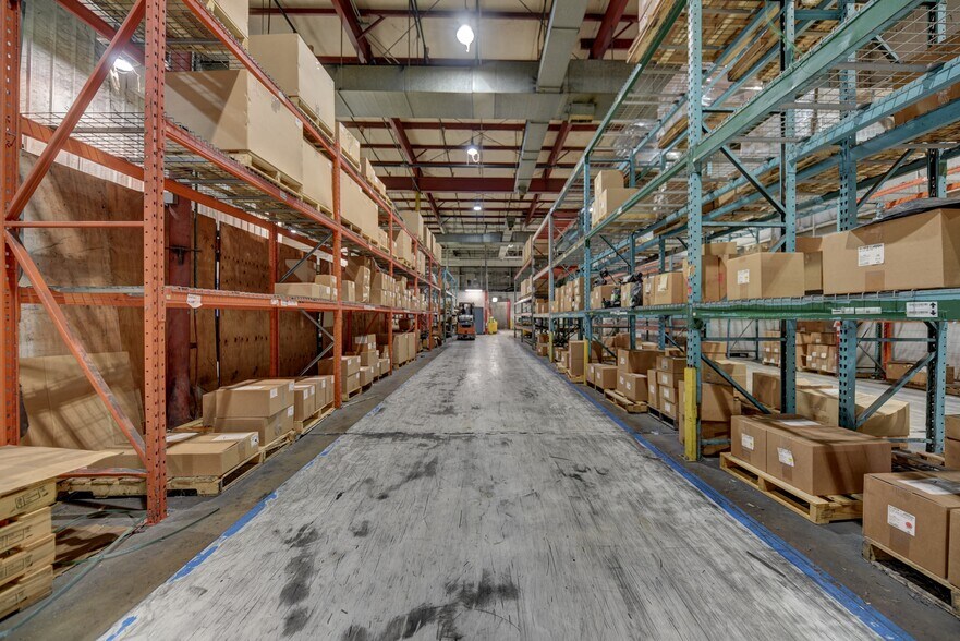 More Photos Of 1901 Longwood Dr, Brenham Manufacturing For Sale