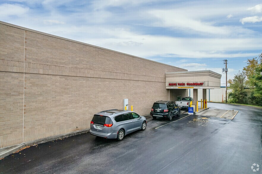 More Photos Of 350 Highway 321 N, Lenoir City Drugstore For Sale