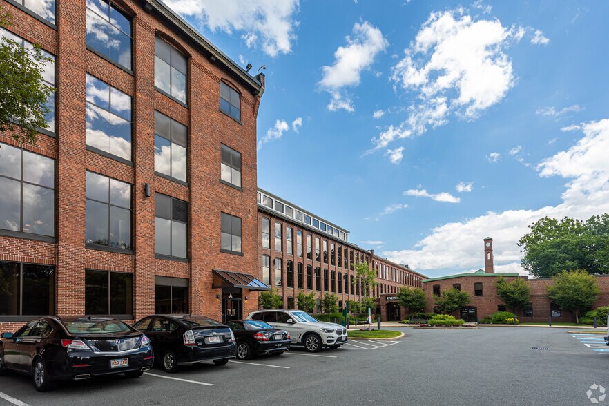 More Photos Of 480 Pleasant St, Watertown Office For Lease