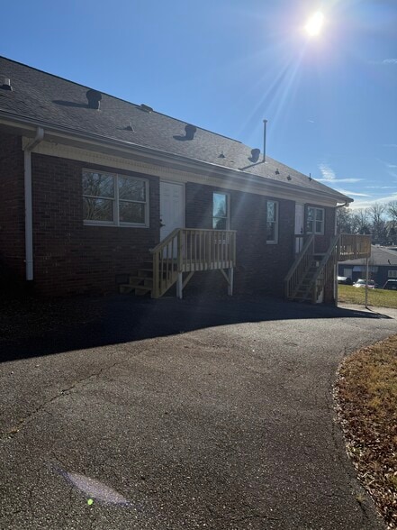 More Photos Of 518 4th St SW, Hickory Medical For Lease
