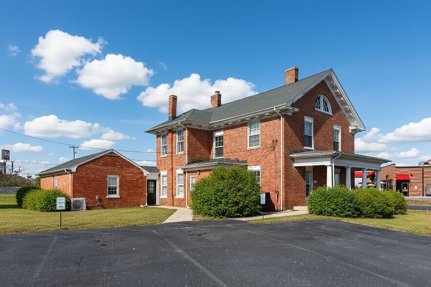 More Photos Of 30 Ladd Rd, Fishersville Office For Sale