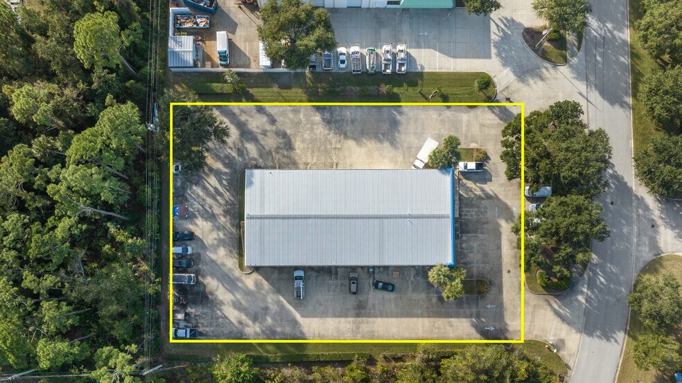 More Photos Of 4430 Eastport Pky, Port Orange Manufacturing For Sale