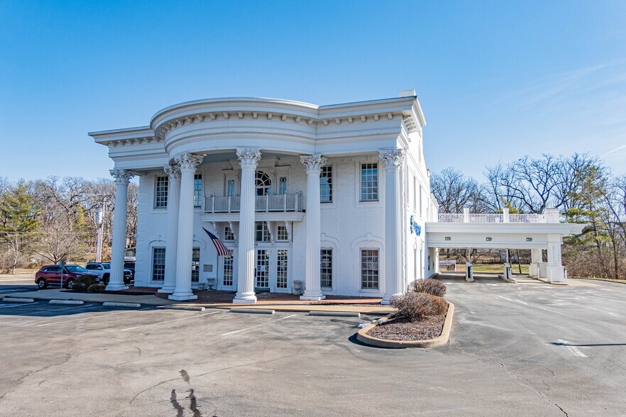 More Photos Of 199 Clarkson Rd, Ellisville Bank For Lease