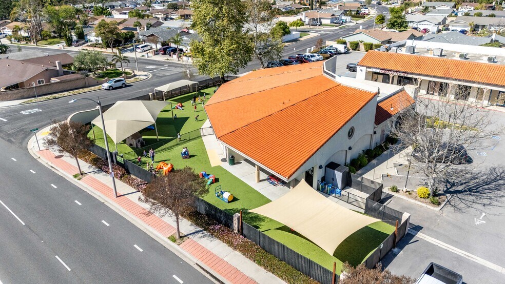 More Photos Of 14711 Princeton Ave, Moorpark Freestanding For Sale