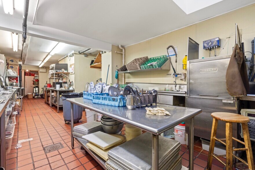 More Photos Of 376 Bullocks Point Ave, Riverside Restaurant For Sale