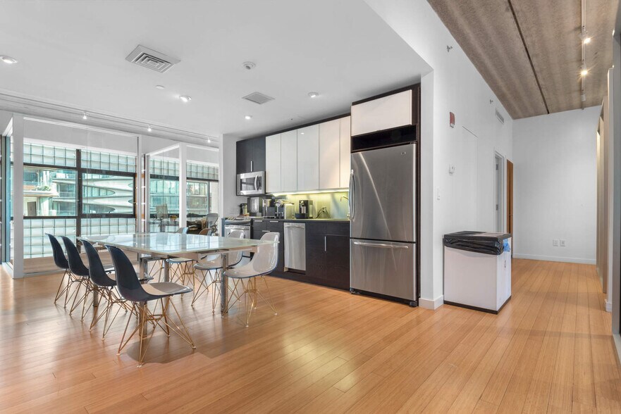 More Photos Of 520 W 27th St, New York Loft Creative Space For Lease