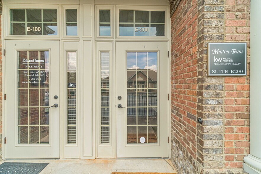 More Photos Of 155 Bankers Blvd, Monroe Business Park For Sale