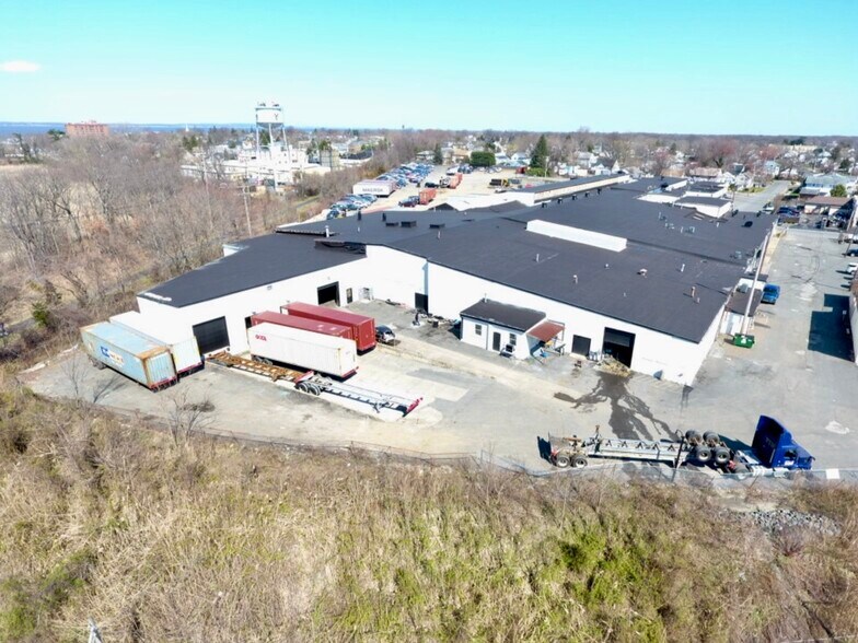 More Photos Of 3 Cass St, Keyport Warehouse For Lease