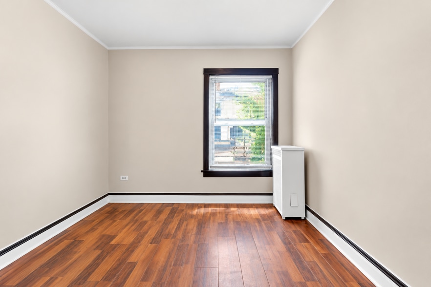 More Photos Of 1528 E 74th Pl, Chicago Apartments For Sale