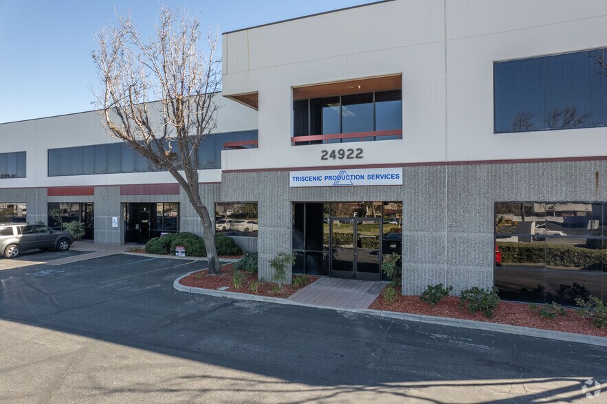 More Photos Of 24922 Anza Dr, Valencia Warehouse For Lease