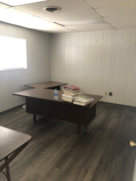 More Photos Of 1400 W 2nd St, Odessa Warehouse For Lease