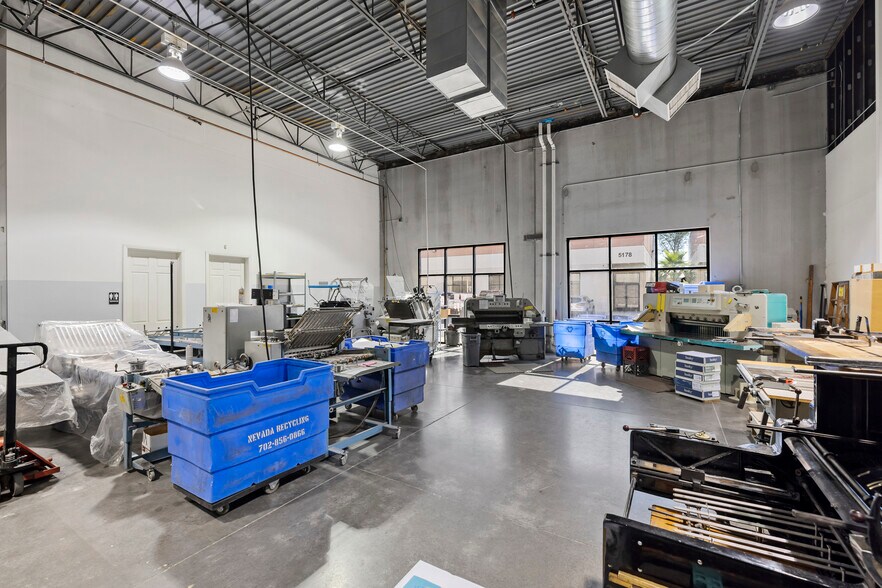 More Photos Of 5148 W Patrick Ln, Las Vegas Warehouse For Lease