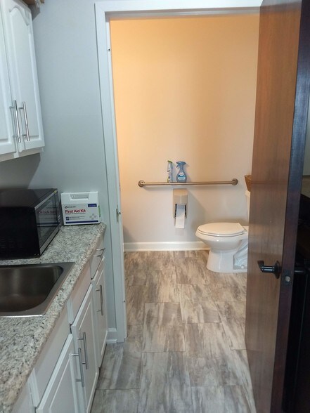 More Photos Of 17-19 Beechwood Rd, Summit General Retail For Sale