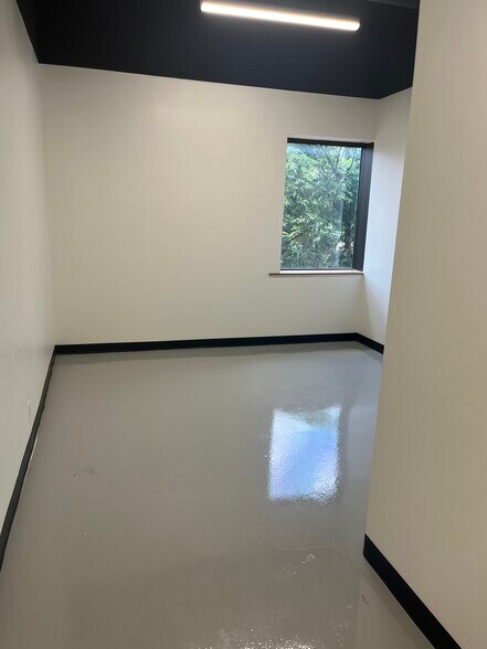 Primary Photo Of 522 Cliff Cir, Nashville Office Residential For Sale