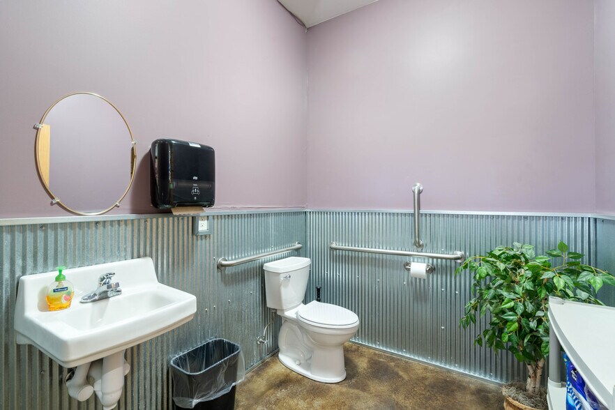 More Photos Of 54 Thomson Rd, Esko General Retail For Sale