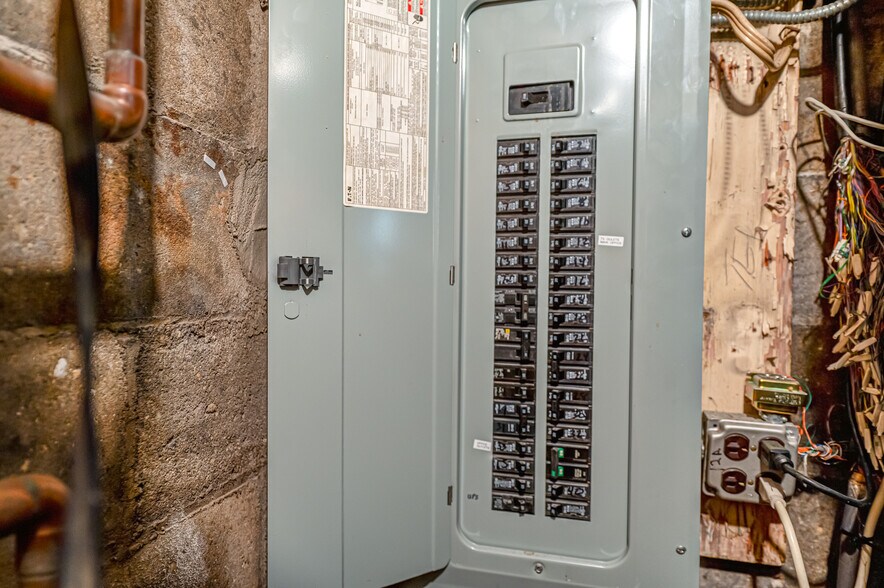 More Photos Of 57 Old Country Rd, Westbury Office For Sale