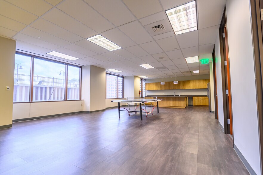 More Photos Of 112 E Pecan St, San Antonio Office For Lease