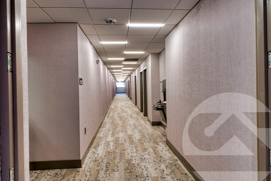 More Photos Of 23800 Orchard Lake Rd, Farmington Hills Medical For Sale