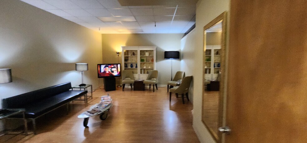 More Photos Of 10680-10710 McSwain Dr, Cincinnati Flex For Sale