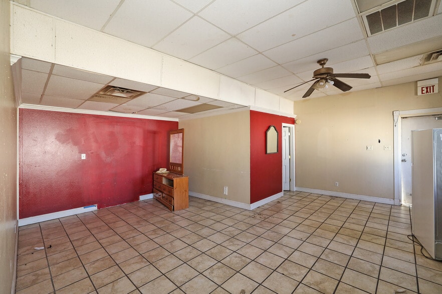 More Photos Of 4001 River Rd, Amarillo Convenience Store For Sale