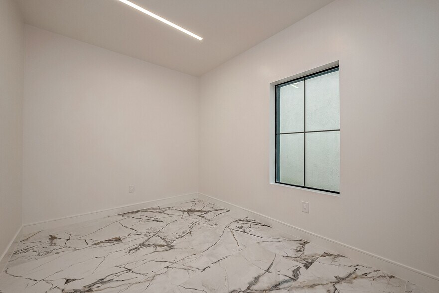 More Photos Of 21392 Provincial Blvd, Katy Medical For Lease