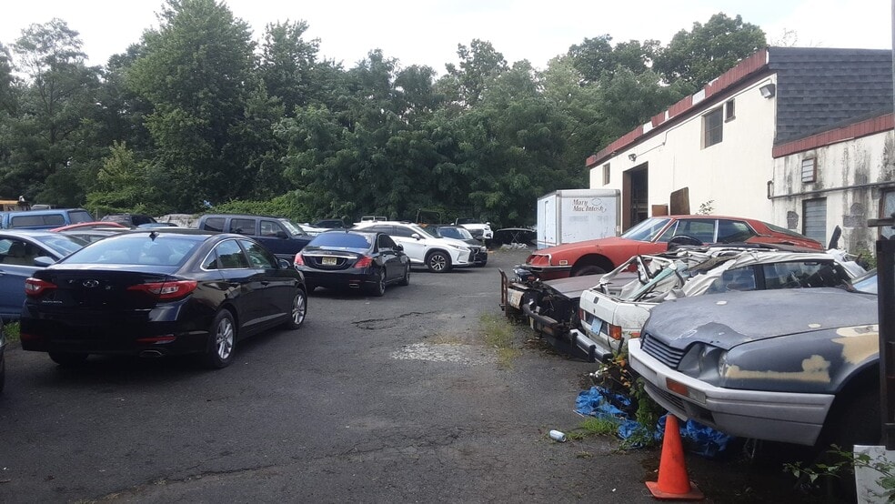 More Photos Of 431 E 1st Ave, Roselle Industrial For Sale