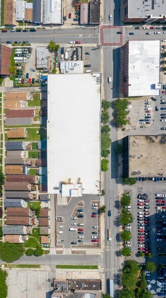 More Photos Of 1010 W 35th St, Chicago Flex For Lease