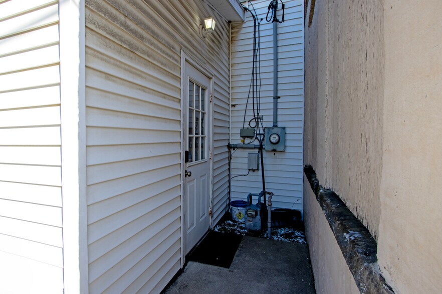 More Photos Of 7-9 W Main St, Seville Storefront For Sale