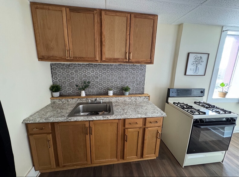 More Photos Of 1639 N Salina St, Syracuse Storefront Retail Residential For Sale