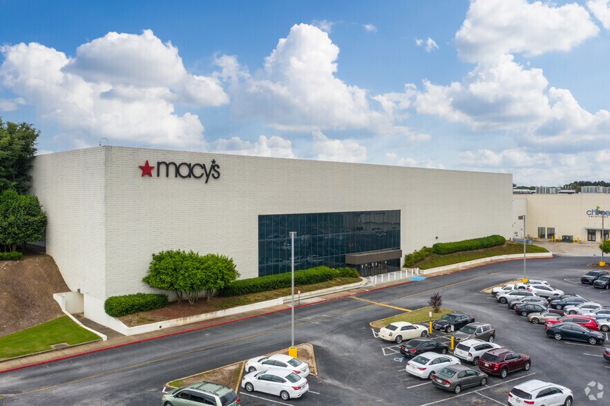 More Photos Of 1000-2460 Southlake Mall, Morrow Unknown For Lease