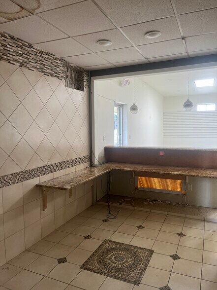 More Photos Of 1202 Falls St, Jonesboro Warehouse For Lease